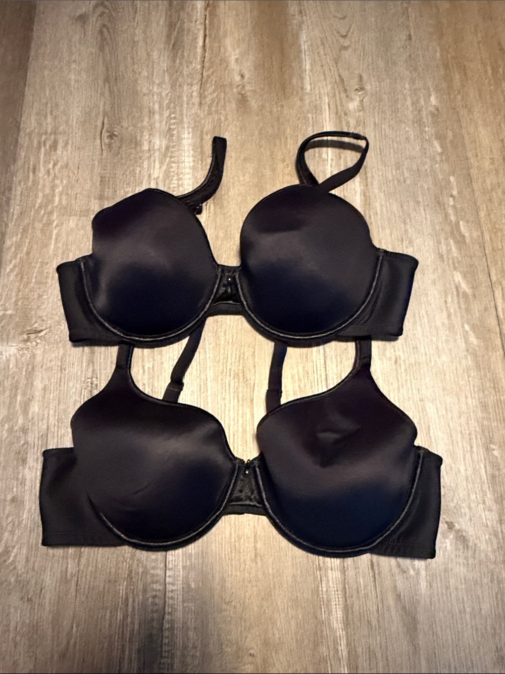 Vanity Fair Black Smooth Molded T-Shirt Bras - Pair